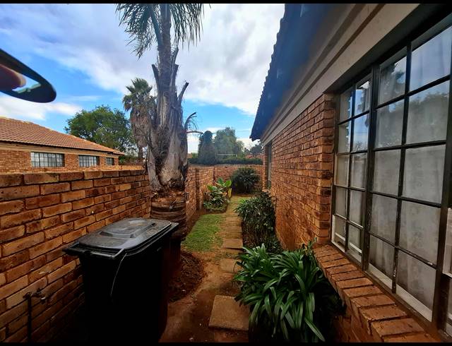3 BEDROOM TOWNHOUSE FOR SALE IN MODDER EAST